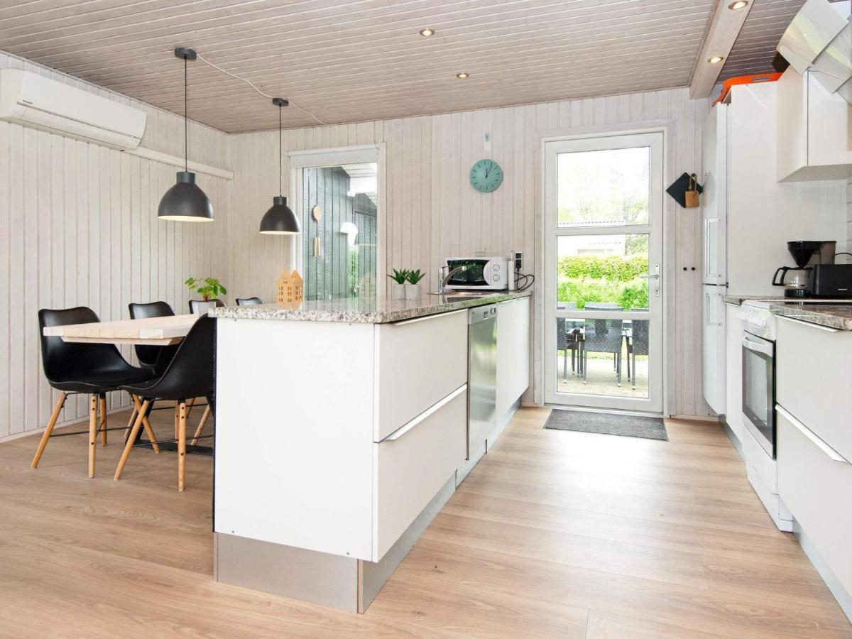 9 Person Holiday Home In Juelsminde Sonderby  Экстерьер фото